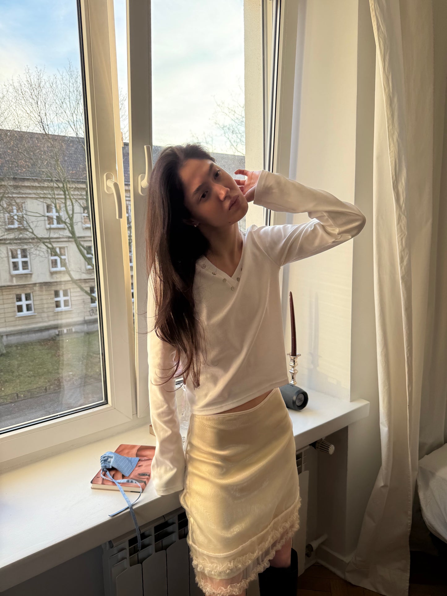 Longsleeve V-neck Buttons