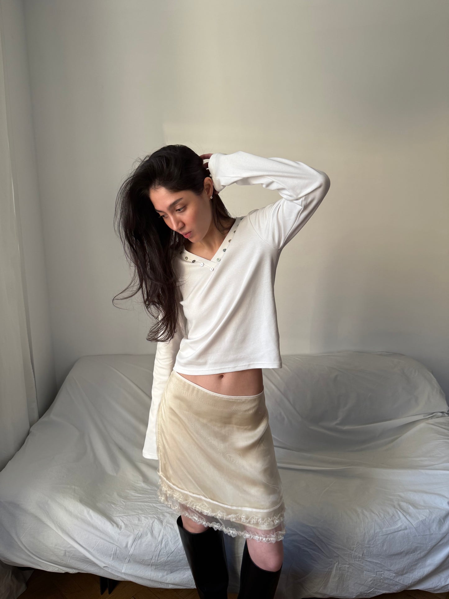 Longsleeve V-neck Buttons