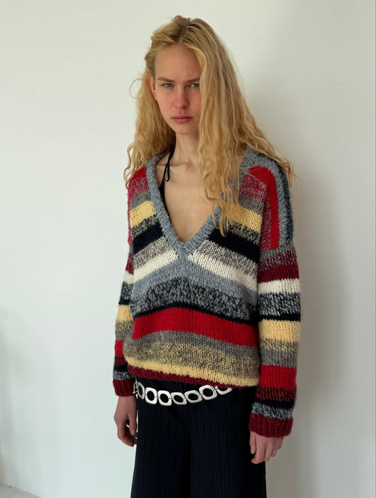 V-neck Sweater stripes